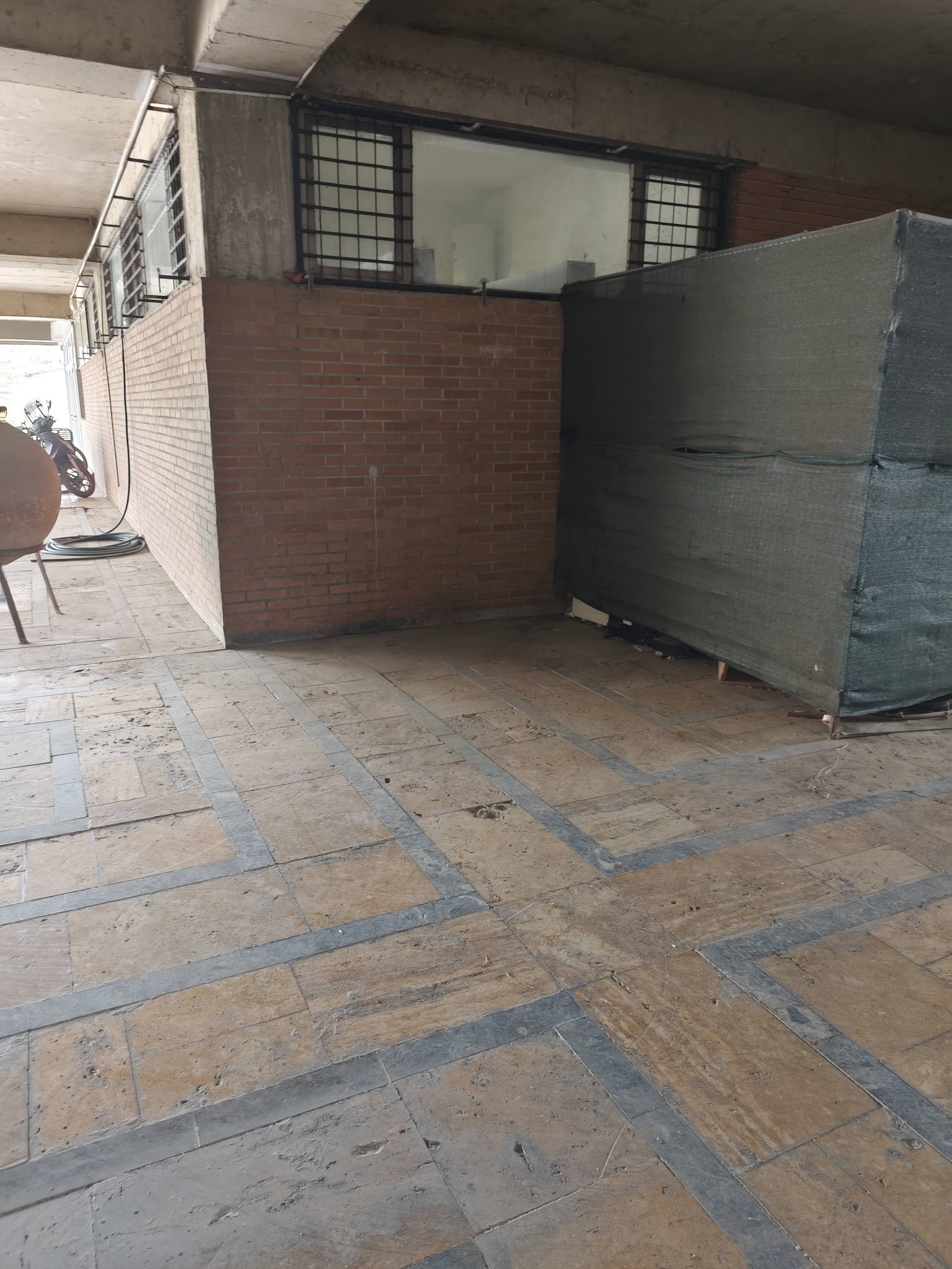 Расчистување на наталожениот смет и непотребниот инвентар