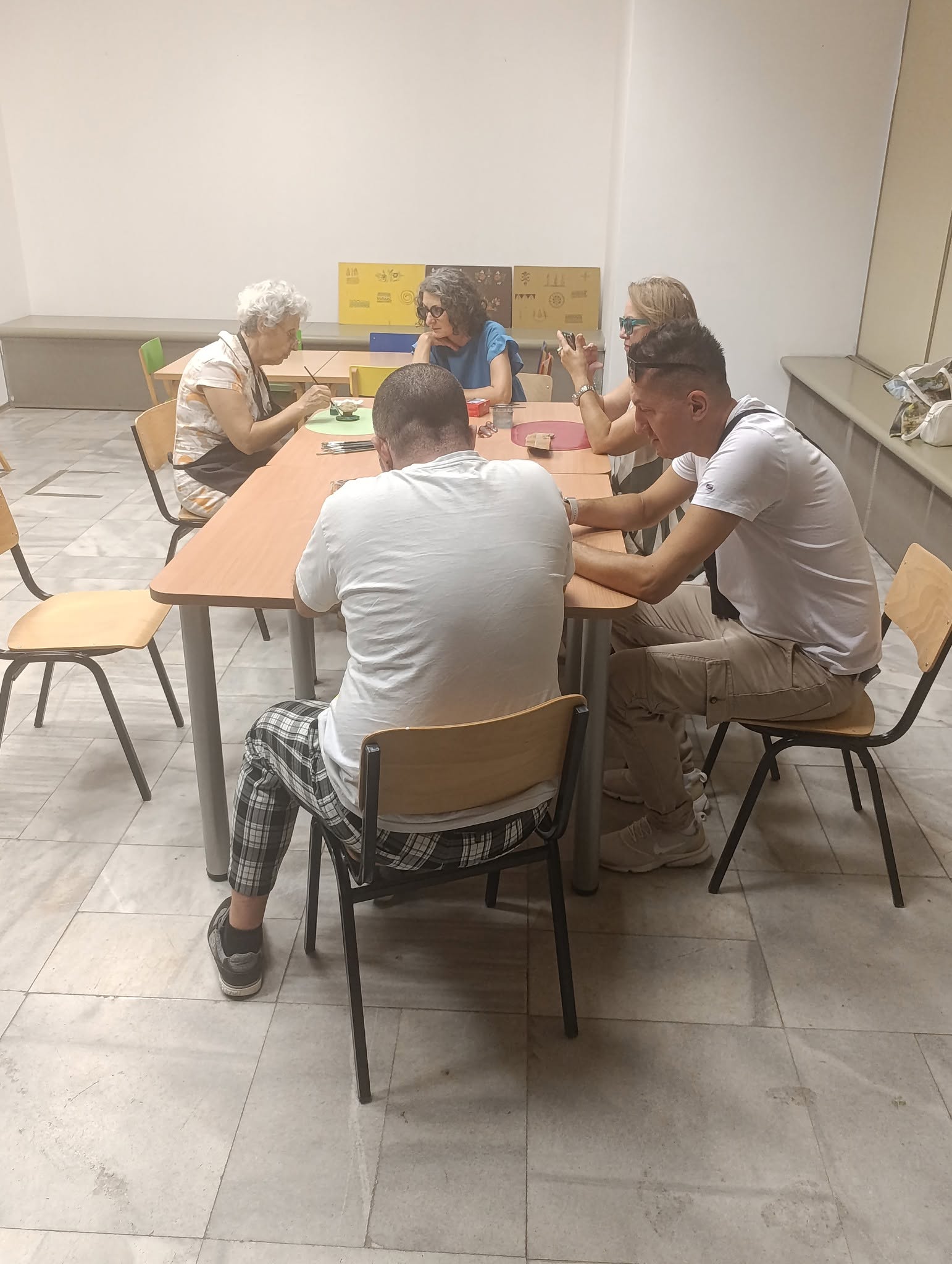 Кога уметноста ги спојува генерациите и искуствата