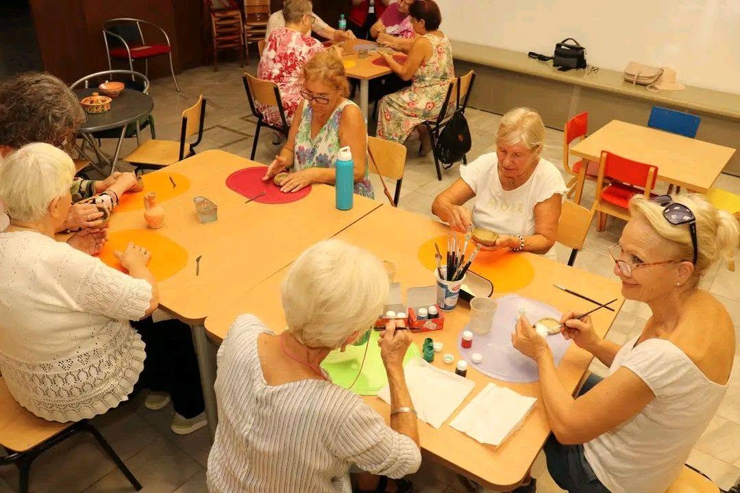 КРЕАТИВНА РАБОТИЛНИЦА ЗА ПЕНЗИОНЕРИ